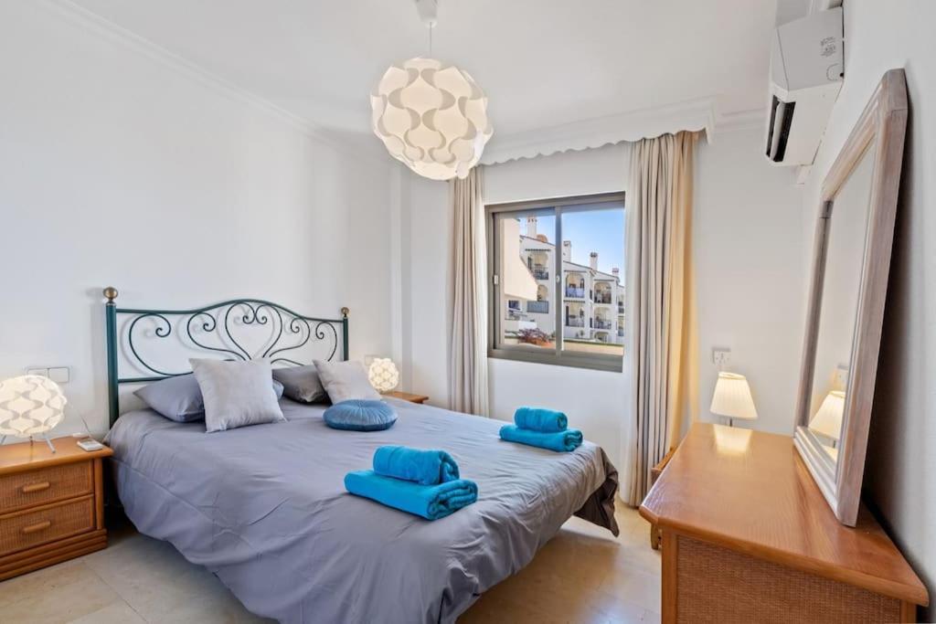Amazing With Sea View & Big Terrace Mijas
