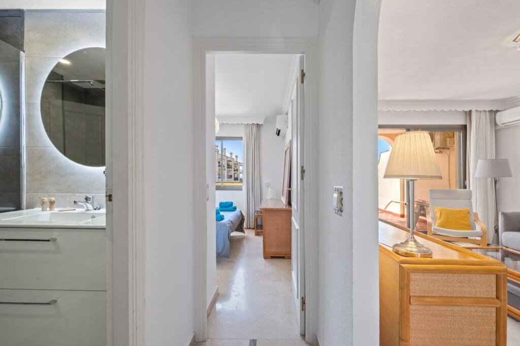 Amazing With Sea View & Big Terrace Apartamento Mijas